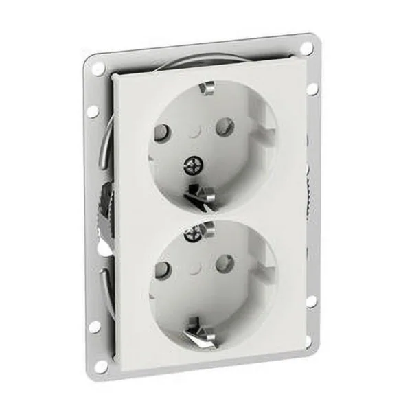 Pistorasia ELKO Plus 2 ja 3 upotettava 2S/16A/250V/IP20 UKR VAL