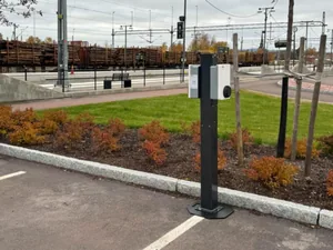Jalusta Next Green Next Pole - LATAUSLAITEJALUSTA NEXT GREEN JALUSTA NEXT POLE