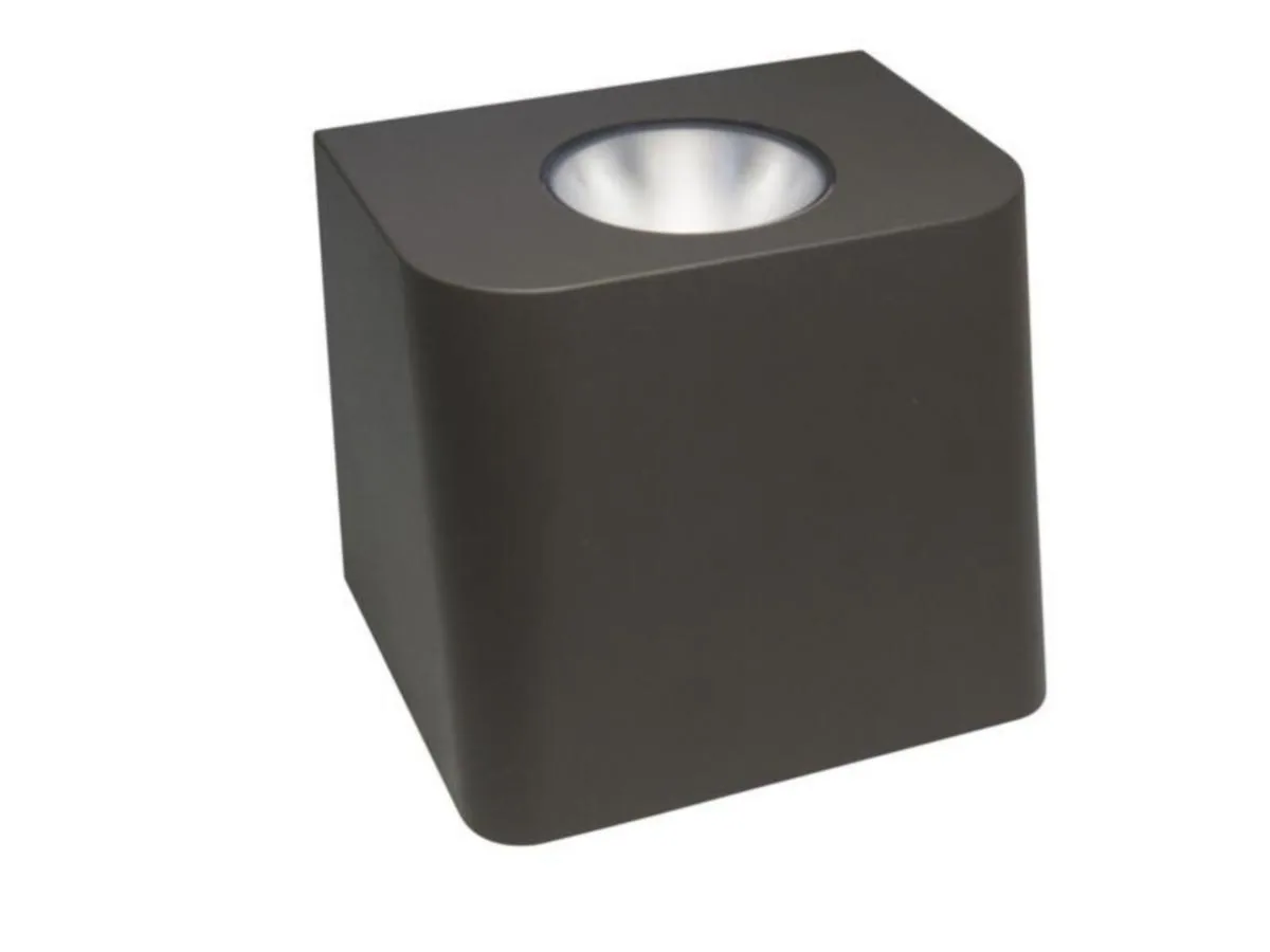Seinävalaisin Ulko Ensto Viva - SEINÄVALAISIN ULKO ENSTO VIVA GH 10W 830/840 IP44