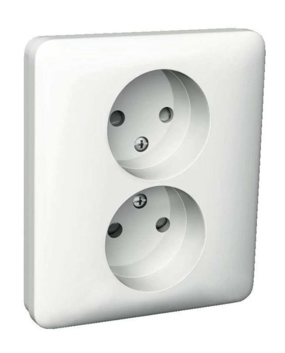 Pistorasia Schneider Electric Exxact 2-osainen kokopeitelevyllä - PISTORASIA EXXACT 2N/16A/IP21 2X UPJ VAL