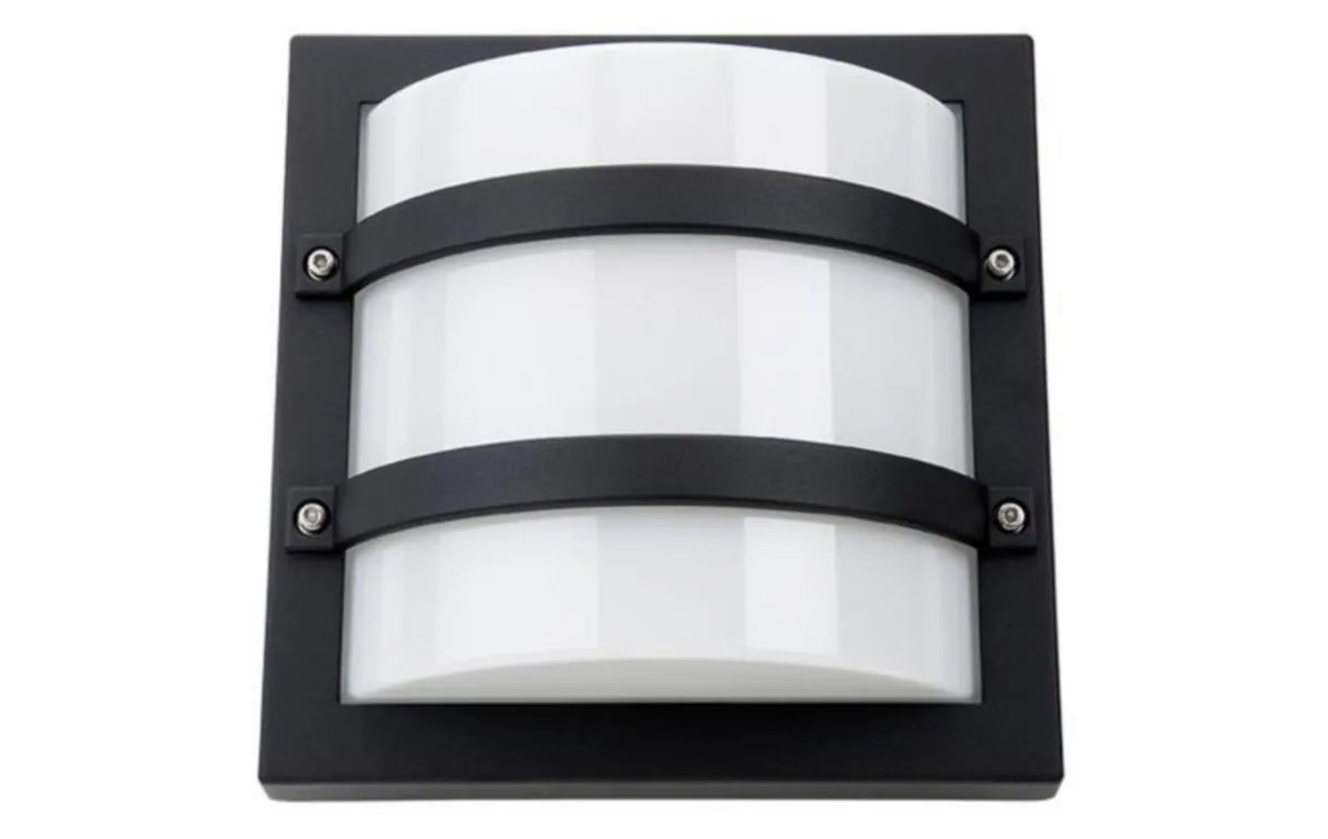 Seinävalaisin ulko SG Largo 10W E27 30K IP65 HKMU – 3000