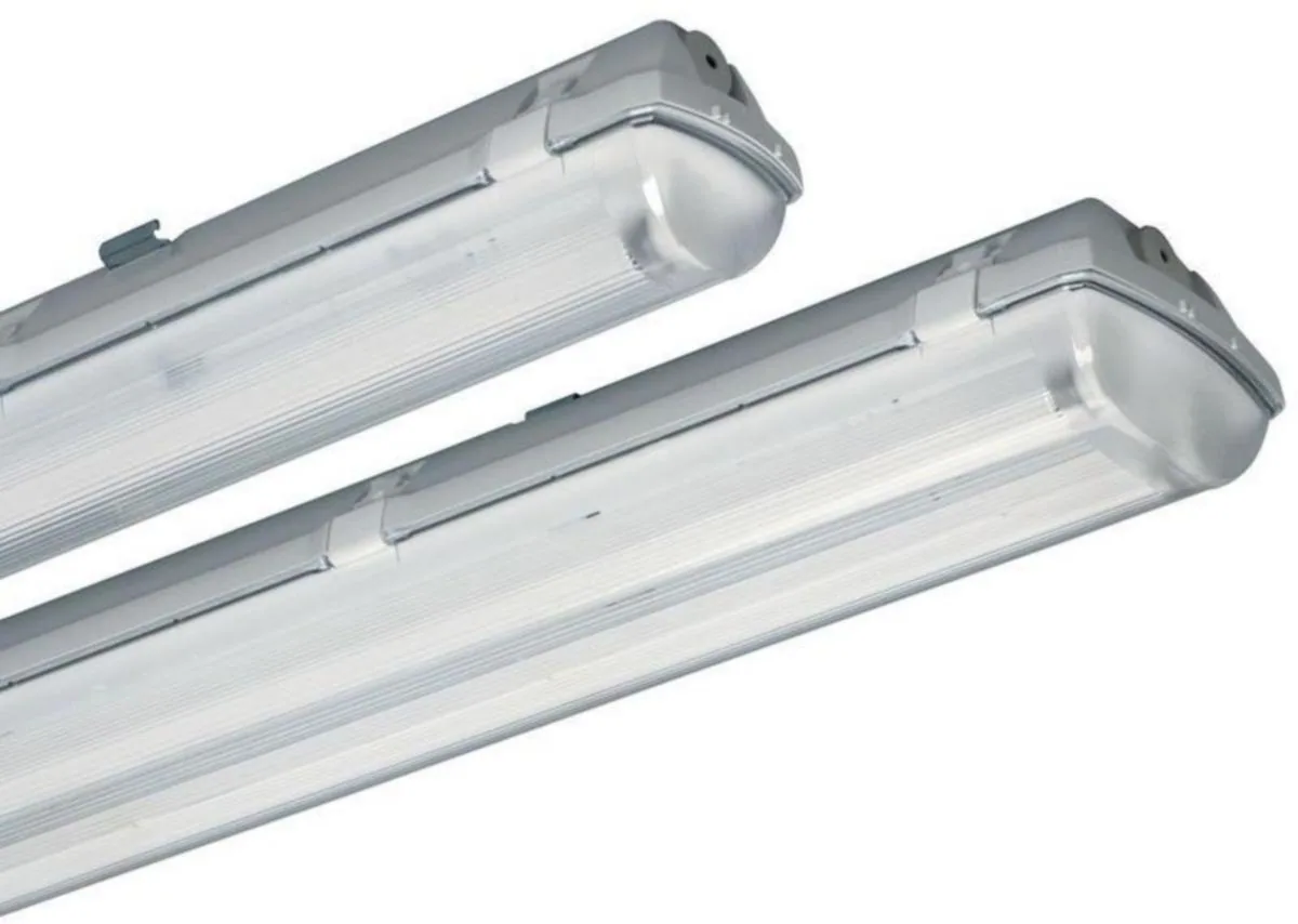 Teollisuusvalaisin suljettu Airam Led-runko Basic, IP66 2X1500 PCC GR