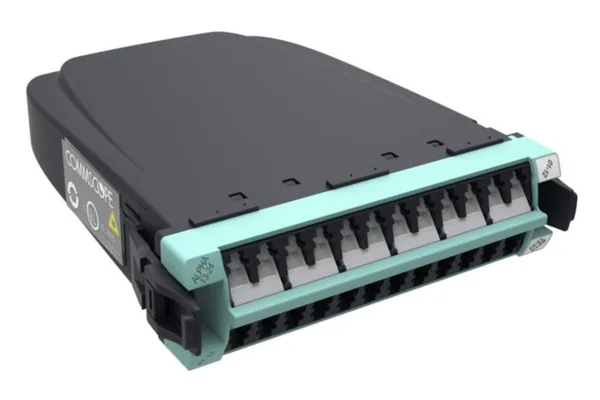 Adapterikasetti Commscope Netconnect OM4 ADAPTERI 24LC/MPO
