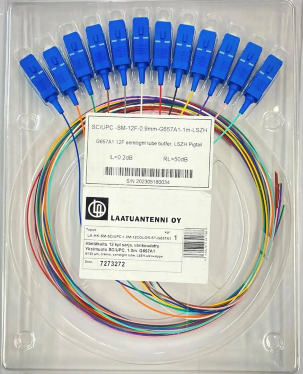 Häntäkuitu LA-FIBER SM SC UPC 12KPL 1.0M COLOR – sarja, jossa on useita värejä
