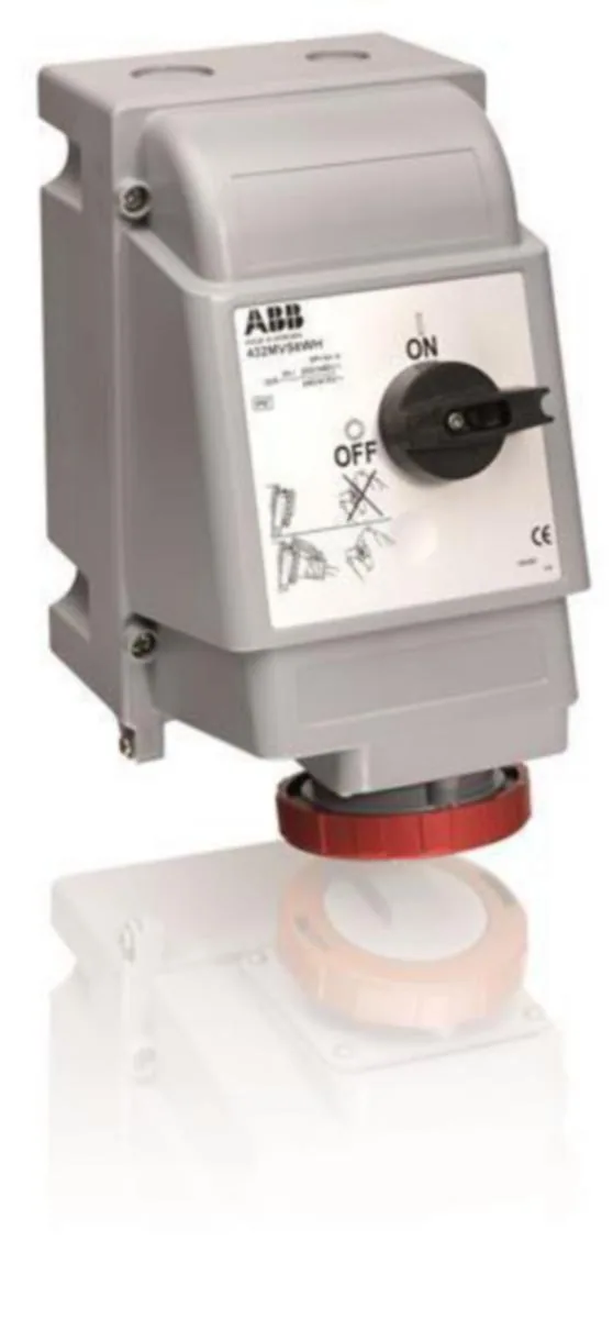 Voimapistorasia Amphenol Critical & Safe IP67 5-NAP 32A 6H 3P+N+E KYTK – punainen