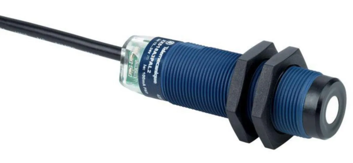 Ultraäänitunnistin Telemecanique OsiSense XX518A3-sarja M18, XX518A3PAL2 PNP NO SN=0.5M 2M
