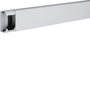 Asennuskanava Hager Tehalit.LF vaaleanharmaa - ASENNUSKANAVA TEHALIT.LF LF300600 PVC 30X57X2000 VHA