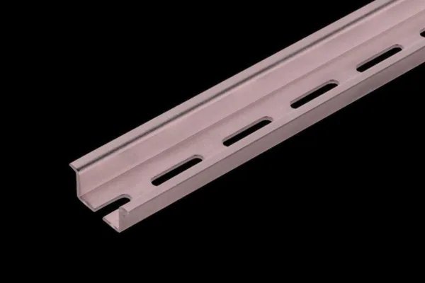 Asennuskisko DIN 2m TS 35x15 18mm reiällä