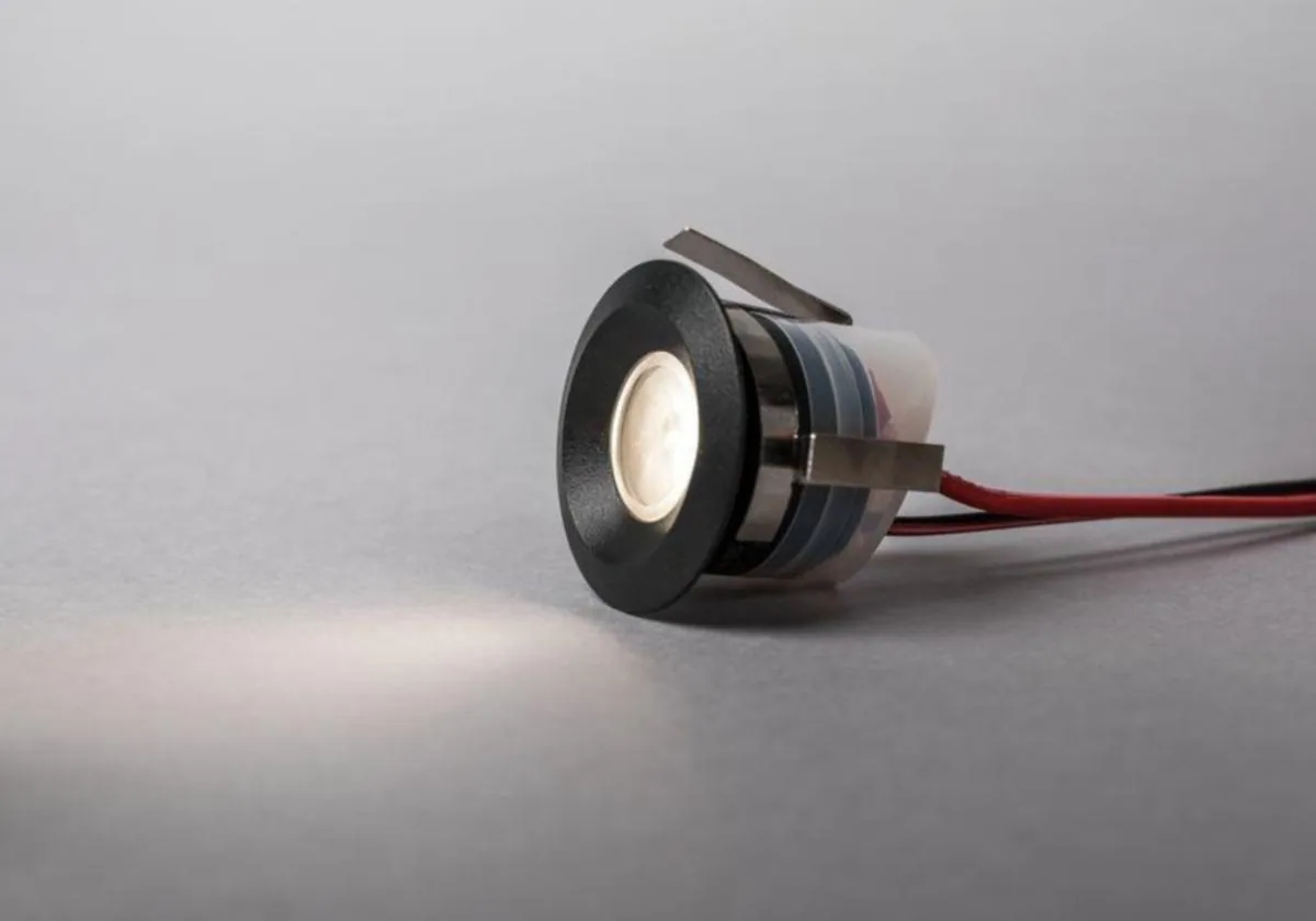 Kattovalaisin Hide-a-lite Core SMART OUTDOOR ANTR 3000K – 3000