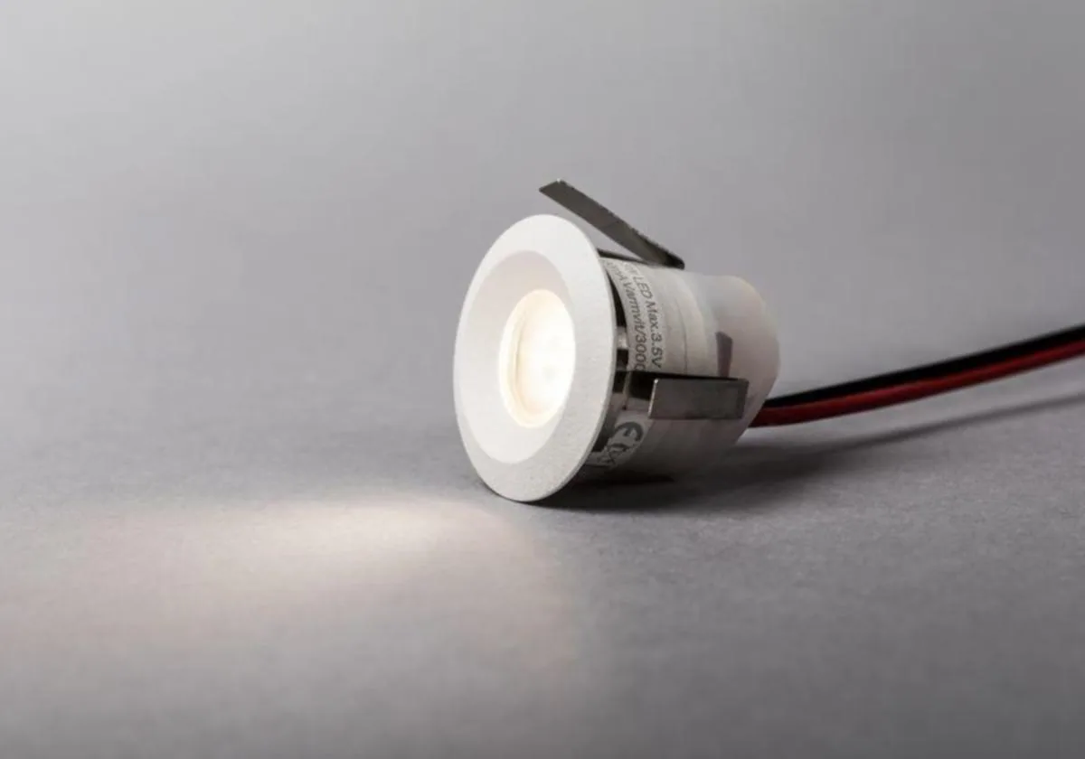 Kattovalaisin Hide-a-lite Core - KATTOVALAISIN HIDE A LITE CORE SMART OUTDOOR VALK 3000K