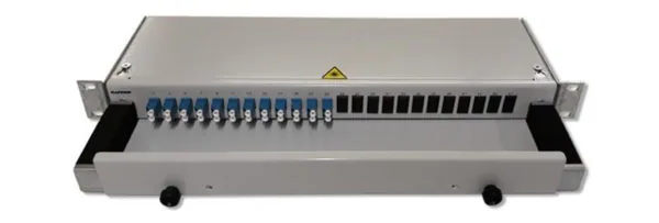 Paneeli-esikytketty Naficon Kaappitarvike PANEELI 19 LC/- 24SMT 1,5M