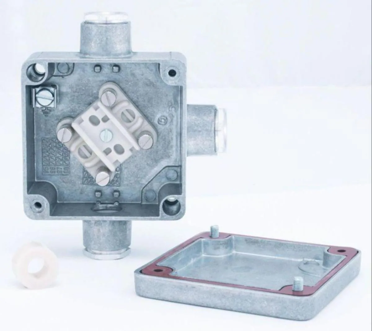 Jakorasia Selcast 2,5mm² 400V IP67 lämmönkestävä 2.5mm2 3xPK16 180AST