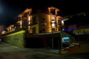 Seinävalaisin ulko Airam Blitz Sq M LED - SEINÄVALAISIN ULKO AIRAM BLITZ Q130 S 15.6W/840 16 MU