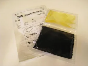 Valumuovi Scotchcast, 3M - VALUMUOVI 3M SCOTCHCAST E2131B 173ml KUMIKAAP HARTSI