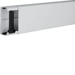 Asennuskanava Hager Tehalit.LF vaaleanharmaa - ASENNUSKANAVA TEHALIT.LF LF400900 PVC 40X90X2000 VHA