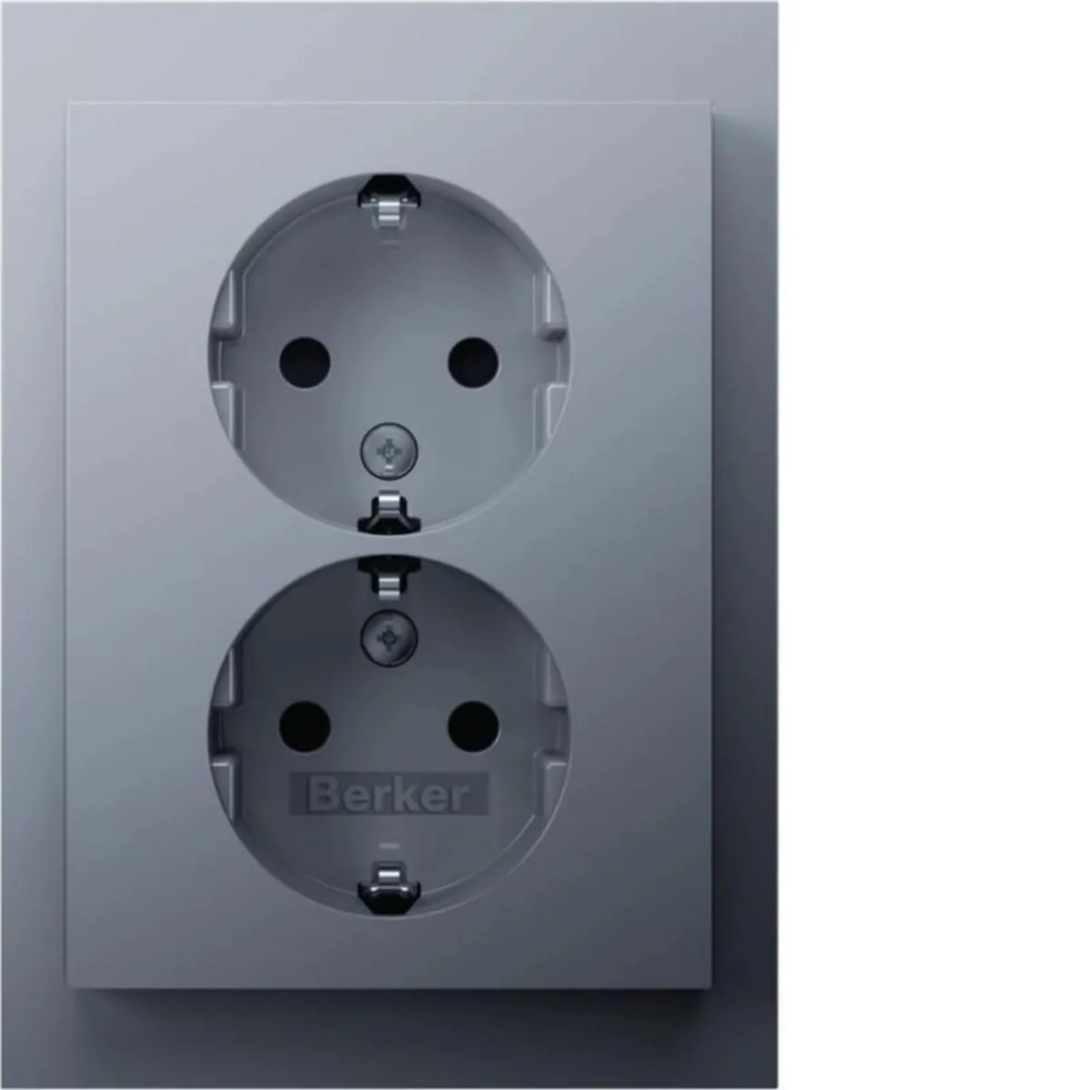 Pistorasia Hager K.5 2S/16A/IP20 UPJ AN-AL – alumiini