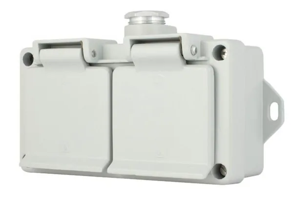 Pistorasia Selcast 2-os IP44 16A 1xPK16 HARM