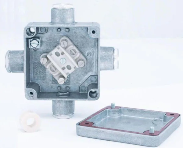 Jakorasia Selcast 2,5mm² 400V IP67 lämmönkestävä 2.5mm2 4xPK16 180AST