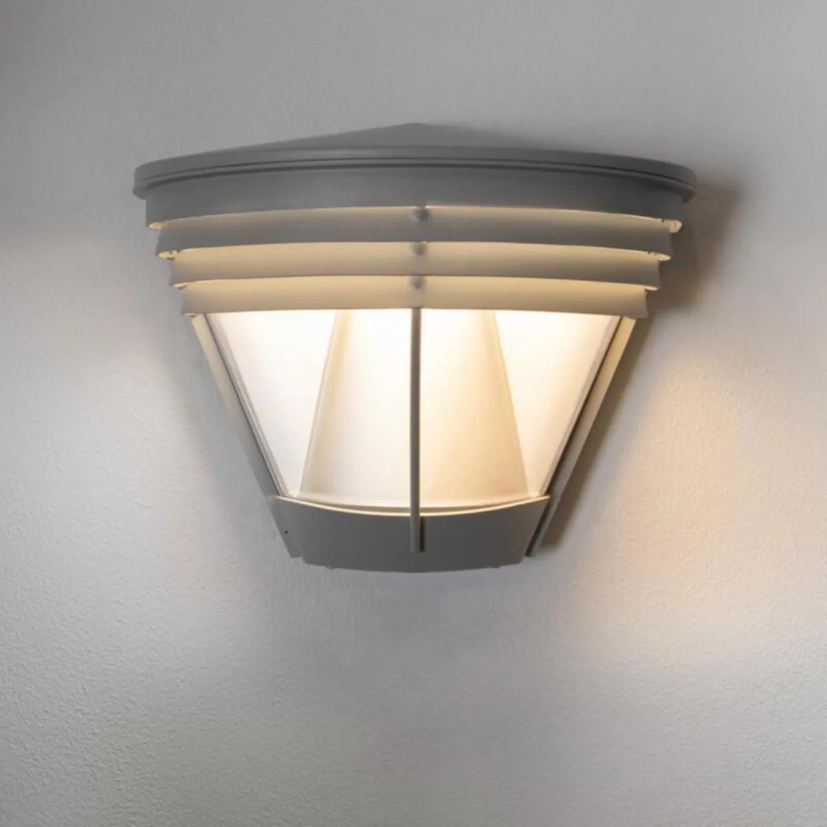 Seinävalaisin ulko Hide-a-lite Pave Wall IP65 1390LM 18W GR DECO IV – 3000-4000