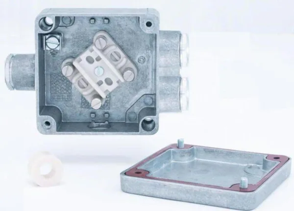 Jakorasia Selcast 2,5mm² 400V IP67 lämmönkestävä 2.5mm2 3xPK16 180AST