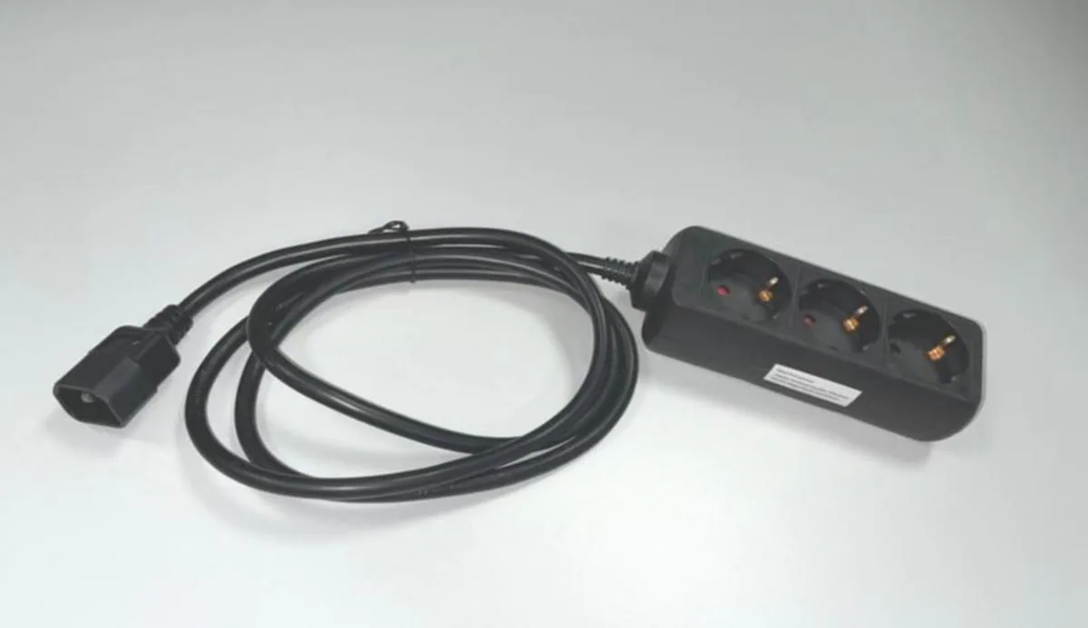 UPS-kaapeli Eaton Lähtö/Tulo LÄHTÖKAAPELI IEC10A 0 3X SHUKO