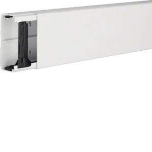 Asennuskanava Hager Tehalit.LF luonnonvalk. - ASENNUSKANAVA TEHALIT.LF LF40090 PVC 40X90X2000 LVA