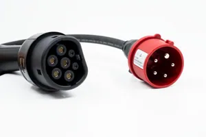 Latausasema peruslataus Shelly - LATAUSASEMA PERUSLATAUS SHELLY PORTABLE SMART EV CHARGER 11KW