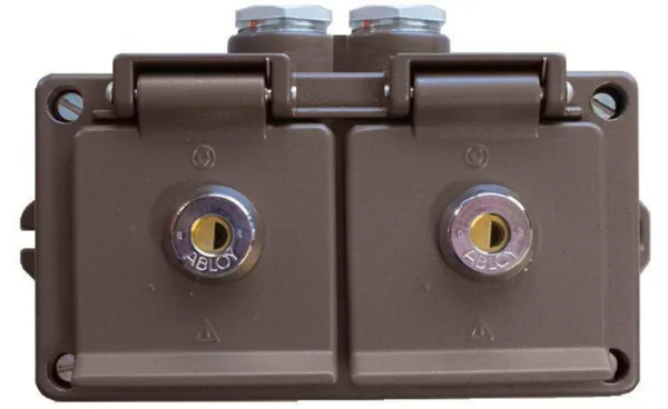 Pistorasia Selcast 2-os IP44 16A LUKOLLA 2xPK16