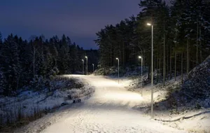 Pylväsvalaisin SG Fenes - PYLVÄSVALAISIN FENES FENES LINSSI 1 2250LM 3000K