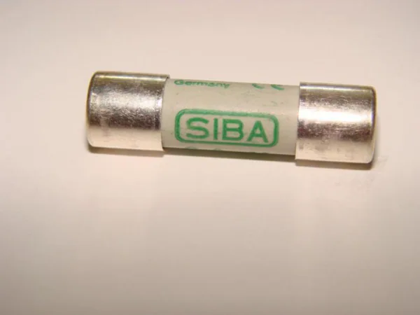 Putkisulake keraaminen Siba aM 10x38mm 500V KERAAM. HELLERMANN 10X38 1A