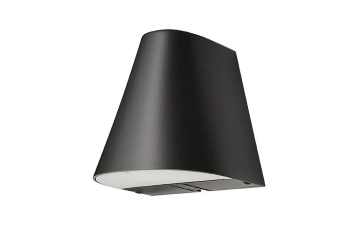 Seinävalaisin ulko SG Spike 1100 19W 3K YV HK MU – 3000