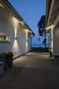 Seinävalaisin ulko Konstsmide Cremona - SEINÄVALAISIN ULKO KONSTSMIDE 7940-370 CREMONA LED 2X3W ANTR