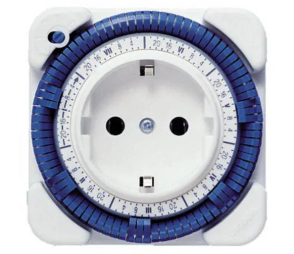 Kellokytkin pistorasiaan Theben Timer 027 W