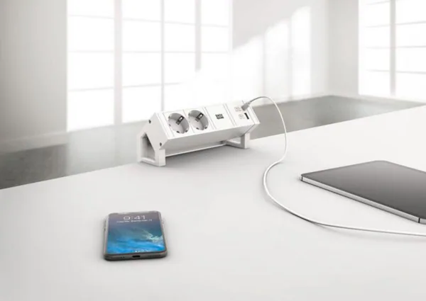 Pistorasiapaneeli DESK2 2X PR + USB A&C VALK,