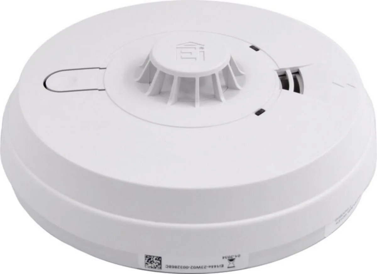 Lämpöilmaisin FSM EI144E - LÄMPÖILMAISIN FSM EI144E 230 VAC, 85 DB, PARISTO