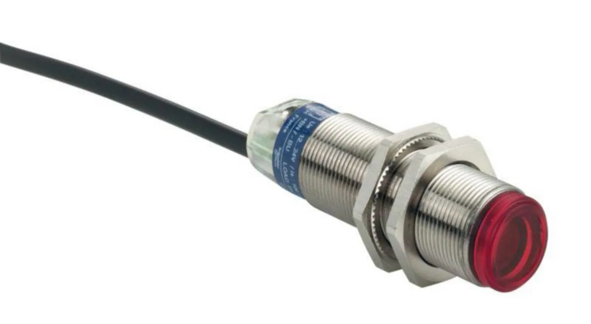 Optinen tunnistin Telemecanique OsiSense XUBT-sarjaM18 peili XUBTSPSNM12 1.4M PNP M12