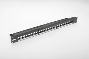 Paneeli 19"  Eurolan Cat6 UTP - PANEELI 19" RJ45 EUROLAN CAT6 UTP 1U 24/0 TYHJÄ KEYSTON