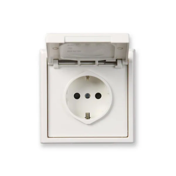 Pistorasia Ensto Intro IP44 1S/16A/IP44 UPJ 0X VAL