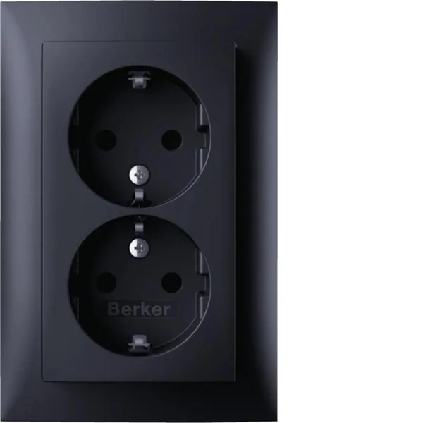 Pistorasia Hager S.1 2S/16A/IP20 440V UPJ ANT