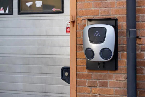 Seinäteline Next Green Wallplate LATAUSASEMATARVIKE 320