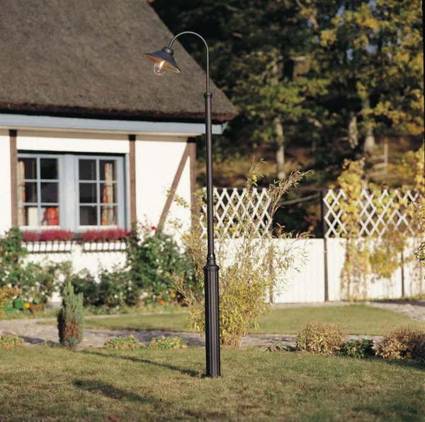 Pihapiirivalaisin Konstsmide Vega 559-750 IP23 E27 MU