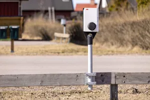 Pylväskannatin Next Green Poleplate - LATAUSASEMATARVIKE NEXT GREEN PYLVÄSKANNATIN 200 A