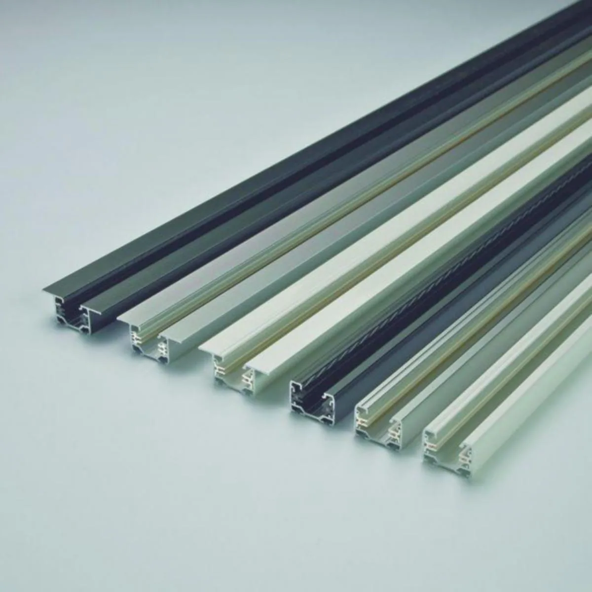 Kosketinkisko GLOBAL Trac Base - KOSKETINKISKO GLOBAL TRAC GB2100-1 230V/16A 1000MM AN