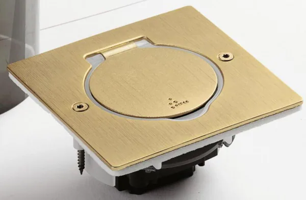 Lattiarasia Legrand 2-mod IP44 ZAMAK HKULTA