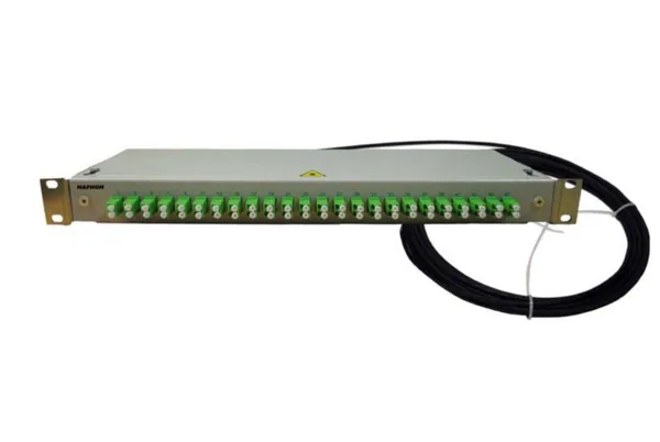 Paneeli-esikytketty Naficon Kaappitarvike PAN 19" LCA/- HBBX 48SML 15M