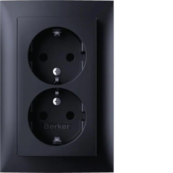 Pistorasia Hager S.1 2S/16A/IP21 2X UPJ ANT