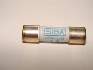 Putkisulake keraaminen UR Siba gR 22x57mm 500V - PUTKISULAKE KER. UR HELLERMANN GR 22X57MM 10A 500V