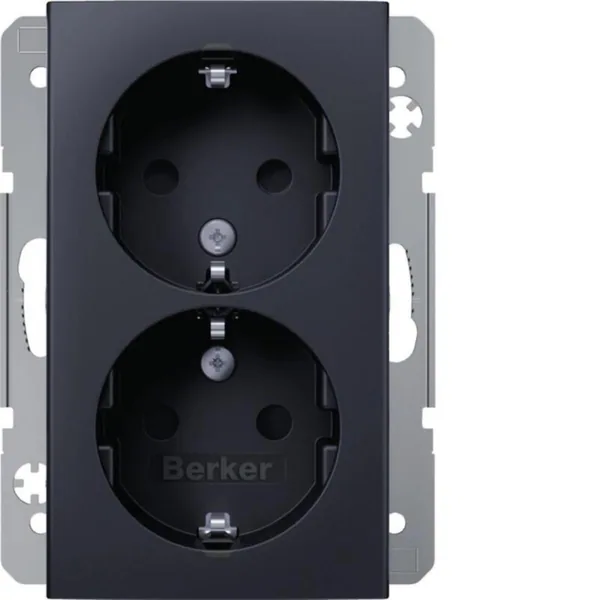 Pistorasia Hager S.1 2S/16A/IP20 2X 1.5DB UKJ ANT