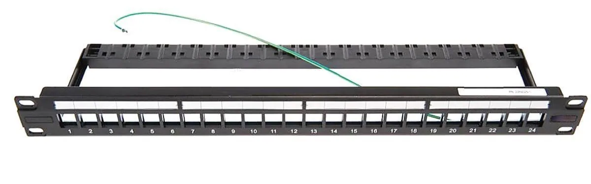 Paneeli 19" Netconnect UTP/FTP - PANEELI KALUSTAMATON 0/24 NETCONNECT TWIST/SL UTP/FTP