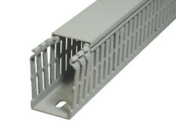 Johdotuskouru SES Sterling GN-A6/4 LF 40X40